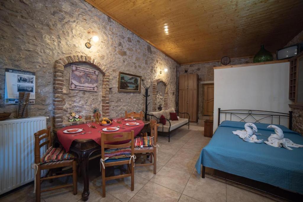 Menecrates Rustic - San Matteo Apartment Ágios Matthaíos Екстериор снимка
