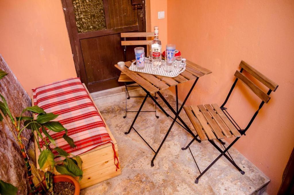 Menecrates Rustic - San Matteo Apartment Ágios Matthaíos Екстериор снимка