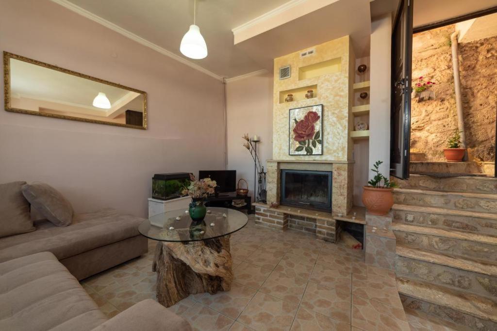 Menecrates Rustic - San Matteo Apartment Ágios Matthaíos Екстериор снимка